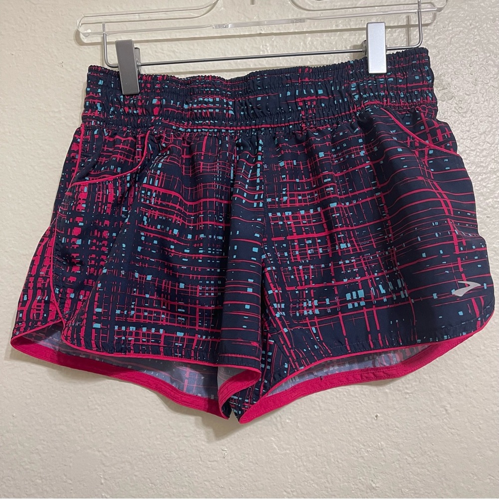 Brooks shorts - medium